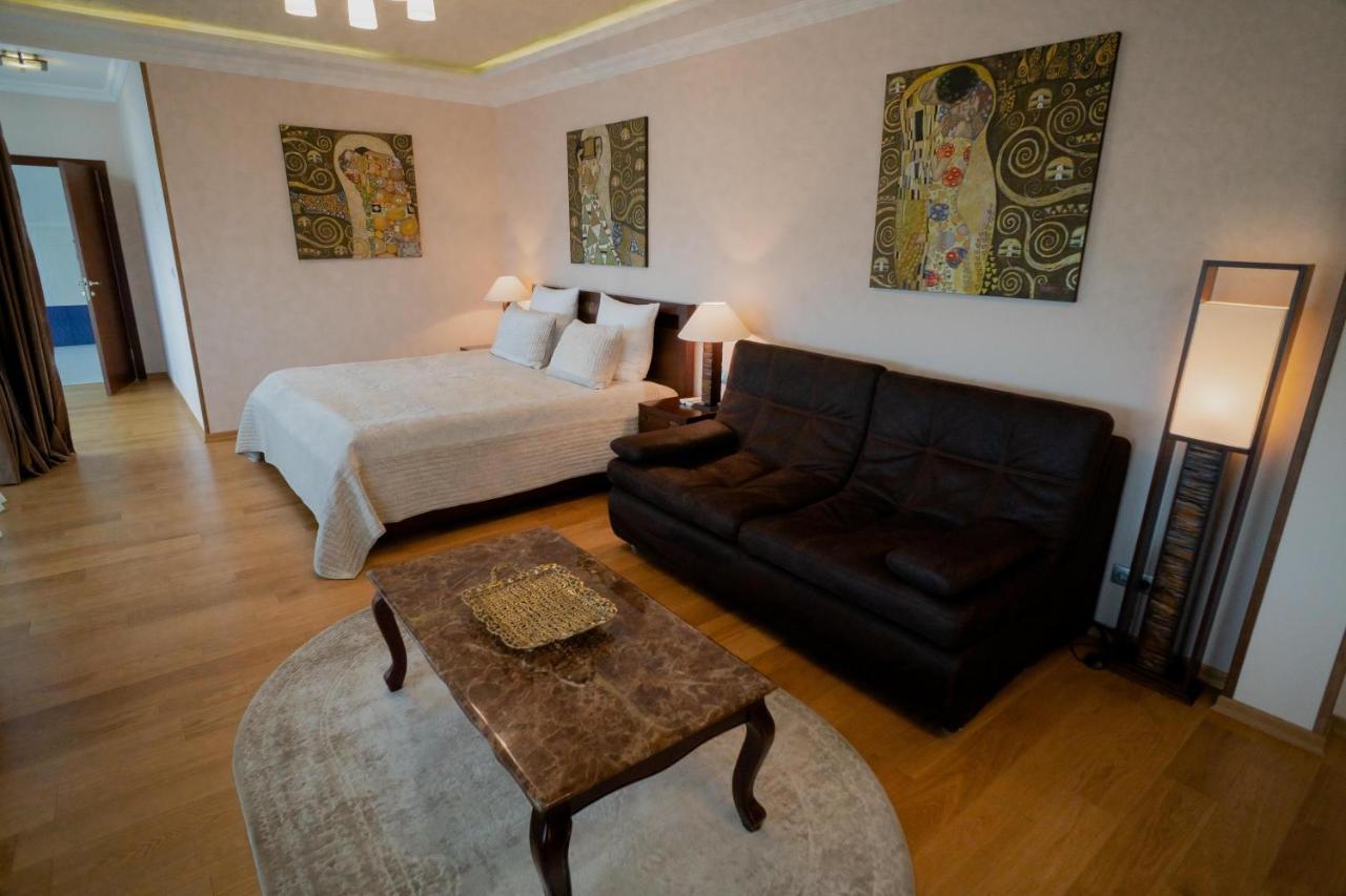 Leon Boutique Hotel Sukhumi Exterior foto